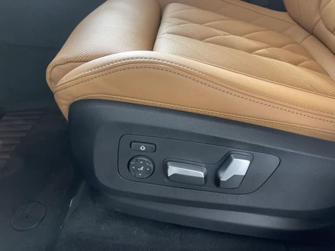 Used 2024 BMW X5 xDrive40i w/ Parking Assistance Package image 10