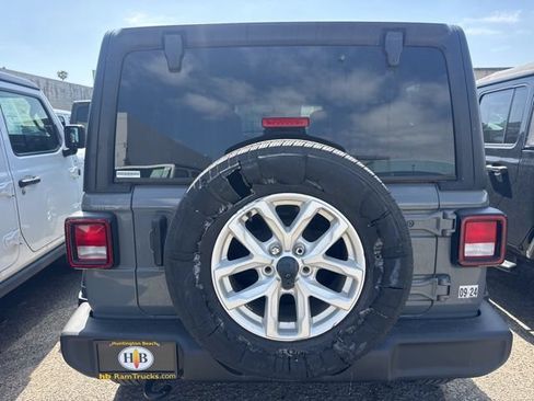 Used 2023 Jeep Wrangler Unlimited Sport AWD/4WD image 5