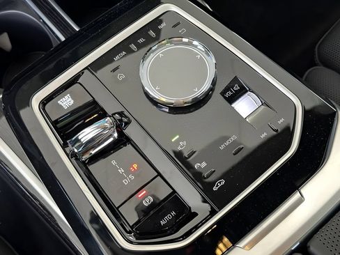 New 2026 BMW 740i RWD image 18