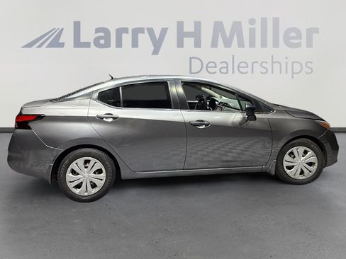 Used 2020 Nissan Versa S image 6
