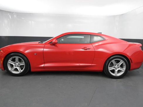 Used 2018 Chevrolet Camaro LT image 2