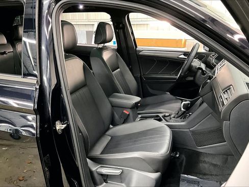 Used 2024 Volkswagen Tiguan SE R-Line image 10