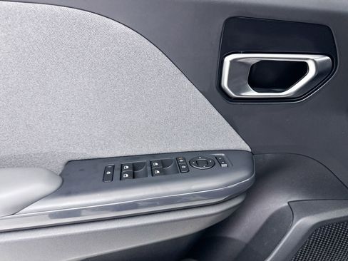 Used 2025 Kia K4 EX image 27