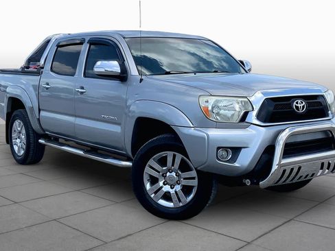 Used 2014 Toyota Tacoma PreRunner w/ Limited Package RWD image 2