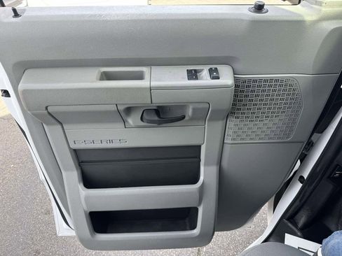 Used 2013 Ford E-150 and Econoline 150 w/ PWR Group RWD image 5