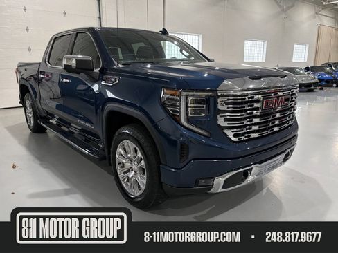 Used 2023 GMC Sierra 1500 Denali w/ Technology Package AWD/4WD image 1