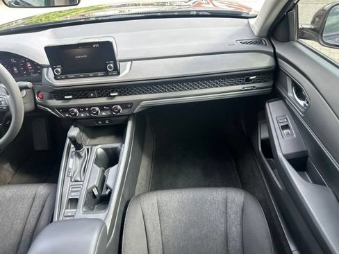 Used 2023 Honda Accord EX image 12