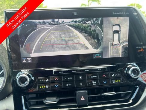Used 2021 Toyota Highlander Limited AWD/4WD image 10