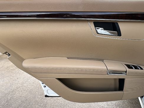 Used 2013 Mercedes-Benz S 550 image 16