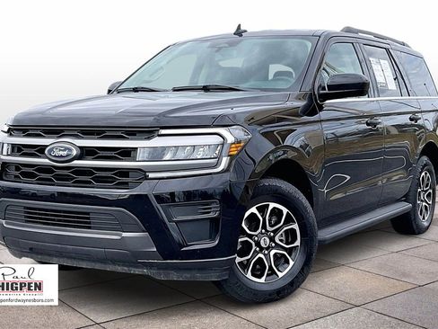 Certified 2024 Ford Expedition XLT image 11