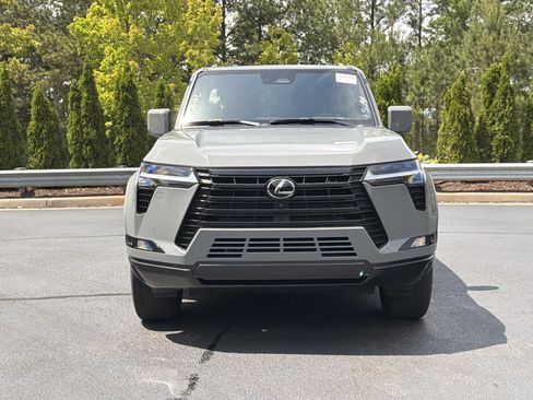 Used 2025 Lexus GX 550 w/ Accessory Package (2T) AWD/4WD image 13