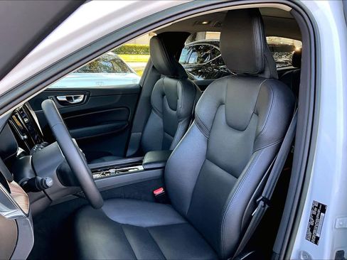 Used 2023 Volvo XC60 B5 Plus w/ Climate Package image 7