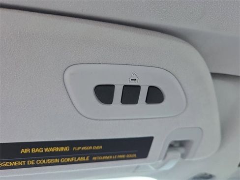 Used 2023 Chevrolet Corvette Stingray Premium Conv w/ Z51 Performance Package image 25