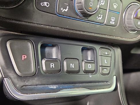 Used 2019 GMC Terrain SLE w/ Driver Convenience Package AWD/4WD image 21