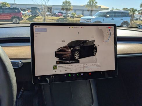 Used 2023 Tesla Model Y Long Range image 23