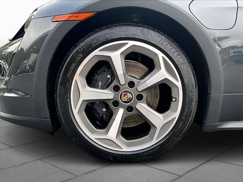 Used 2022 Porsche Taycan 4 Cross Turismo image 10