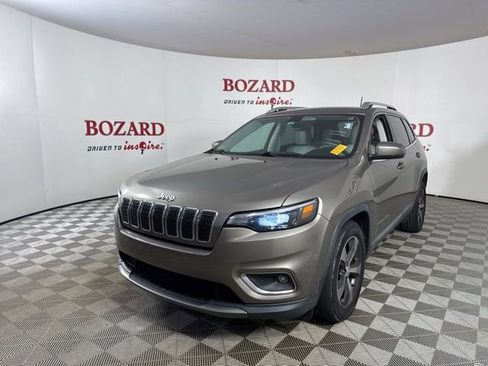 Used 2019 Jeep Cherokee Limited image 4