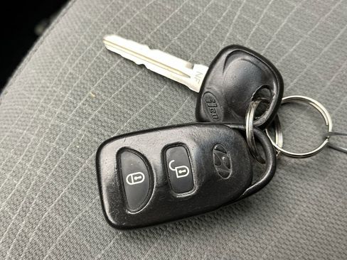 Used 2012 Hyundai Santa Fe GLS AWD/4WD image 18