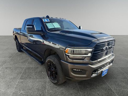 Used 2024 RAM 2500 Laramie w/ Night Edition image 7