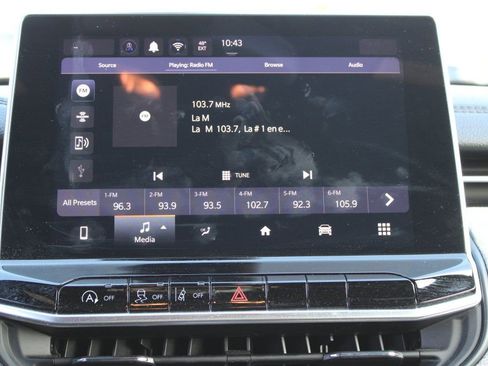 Used 2024 Jeep Compass Latitude image 18