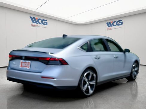 Used 2024 Honda Accord Sport image 4