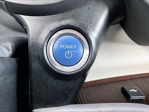 Used 2024 Toyota Sienna LE image 33