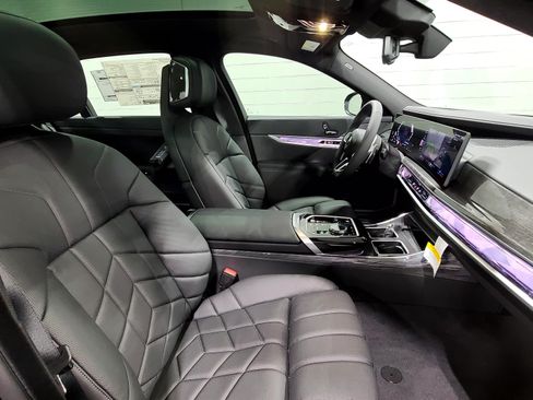New 2026 BMW 760i xDrive AWD/4WD image 24
