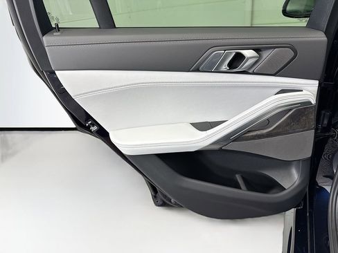 New 2026 BMW X6 xDrive40i image 25