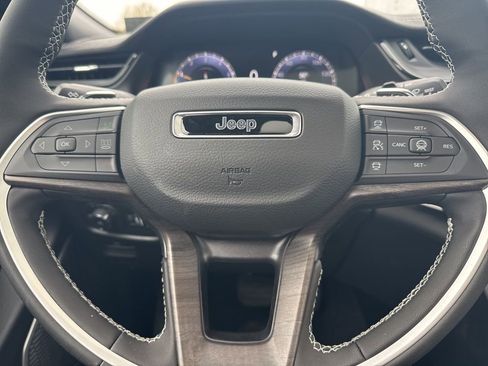 New 2026 Jeep Grand Cherokee Limited AWD/4WD image 11