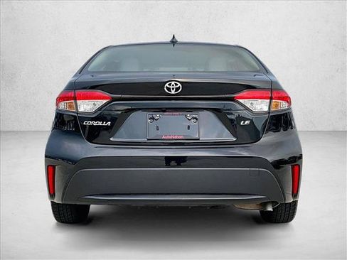Used 2022 Toyota Corolla LE FWD image 4