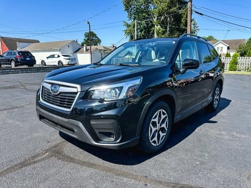 Used 2019 Subaru Forester Premium w/ All-Weather Package AWD/4WD image 3