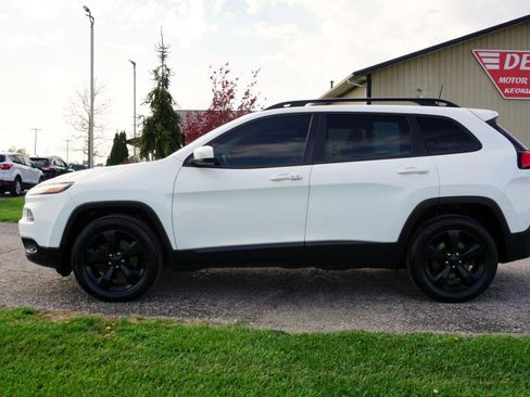 Used 2018 Jeep Cherokee Limited w/ High Altitude Package AWD/4WD image 30