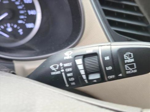 Used 2018 Hyundai Santa Fe Sport w/ 2.4L Value Package 02 FWD image 11