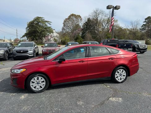 Used 2020 Ford Fusion S image 9