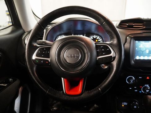 Used 2020 Jeep Renegade Latitude w/ Cold Weather Group image 16