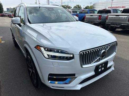 Used 2023 Volvo XC90 B5 Plus w/ Protection Package Premier AWD/4WD image 3