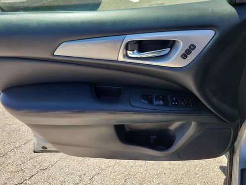 Used 2017 Nissan Pathfinder SL w/ Cargo Package FWD image 18
