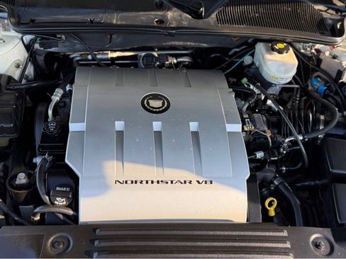 Used 2008 Cadillac DTS w/ Sun And Sound Package FWD image 24