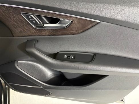 Used 2020 Audi Q8 Premium Plus AWD/4WD image 12