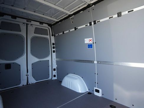 New 2025 Mercedes-Benz Sprinter 2500 image 9