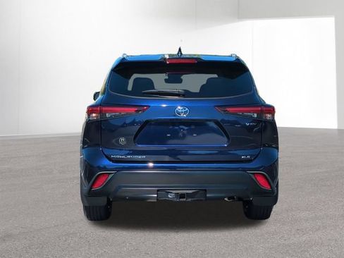 Certified 2026 Toyota Highlander XLE AWD/4WD image 7