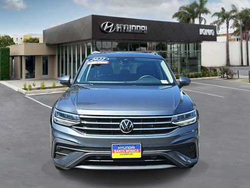 Used 2022 Volkswagen Tiguan SE FWD image 8
