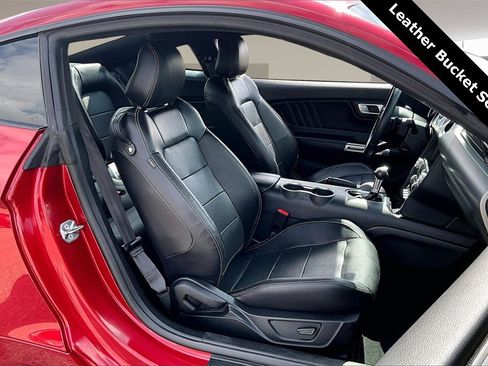 Used 2020 Ford Mustang Premium image 7