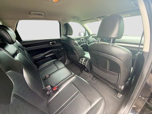 Used 2024 Kia Sorento S FWD image 27