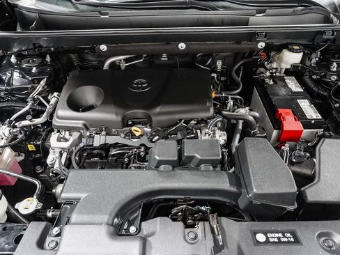 Used 2022 Toyota RAV4 XLE w/ Convenience Package FWD image 28