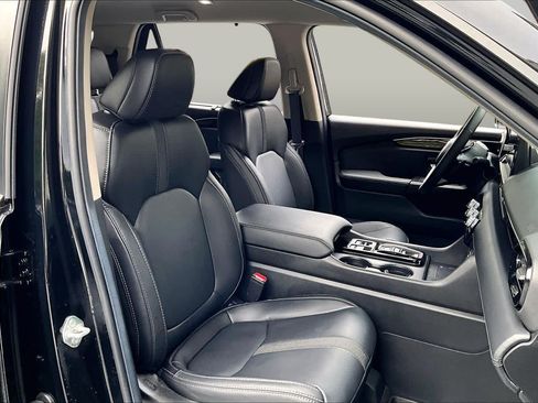 Used 2025 Honda Pilot EX-L image 9