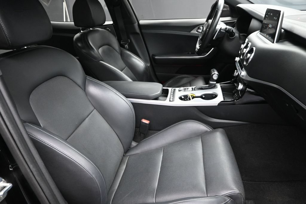 Used 2019 Kia Stinger GT1 AWD/4WD image 38