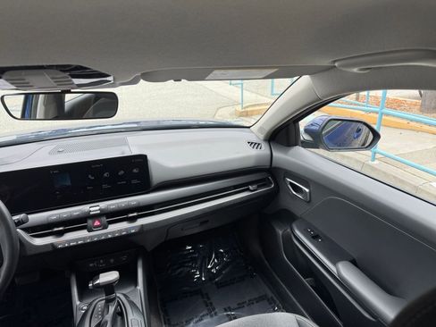 Used 2025 Kia K4 FWD image 35