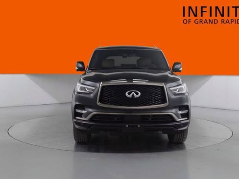 Used 2024 INFINITI QX80 Sensory AWD/4WD image 2