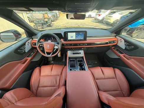 New 2025 Lincoln Aviator Reserve w/ Equipment Group 201A image 8